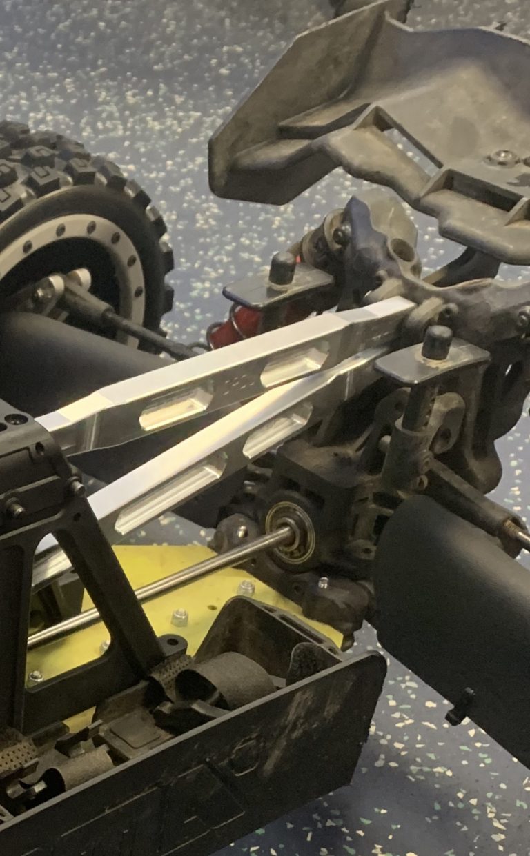 kraton 8s rear a arm
